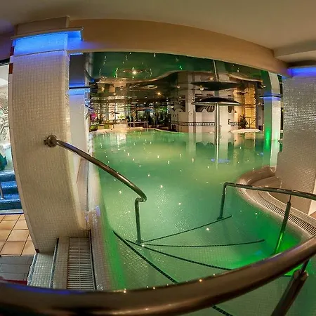 Bull Dorado & Hotell 3*